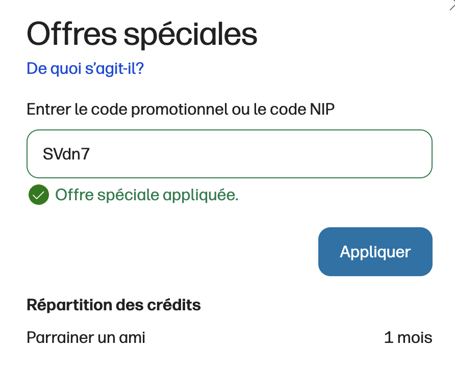 Boîte Offres spéciales de HP Instant Ink avec le code SVdn7 entré et un message vert « Offre spéciale appliquée », « Parrainer un ami — 1 mois » dans la répartition des crédits